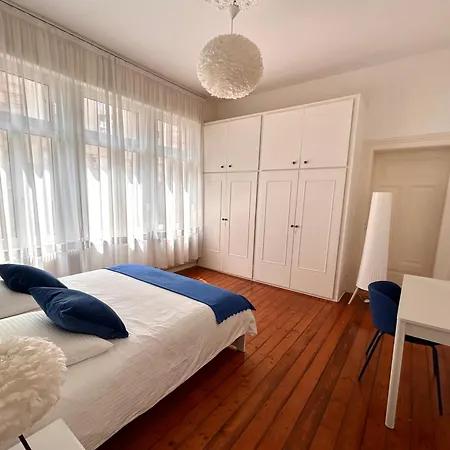 Bourgeois Centre * ستراسبورغ